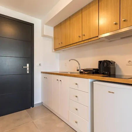Nostos Apartments Kamari Zewnętrze zdjęcie