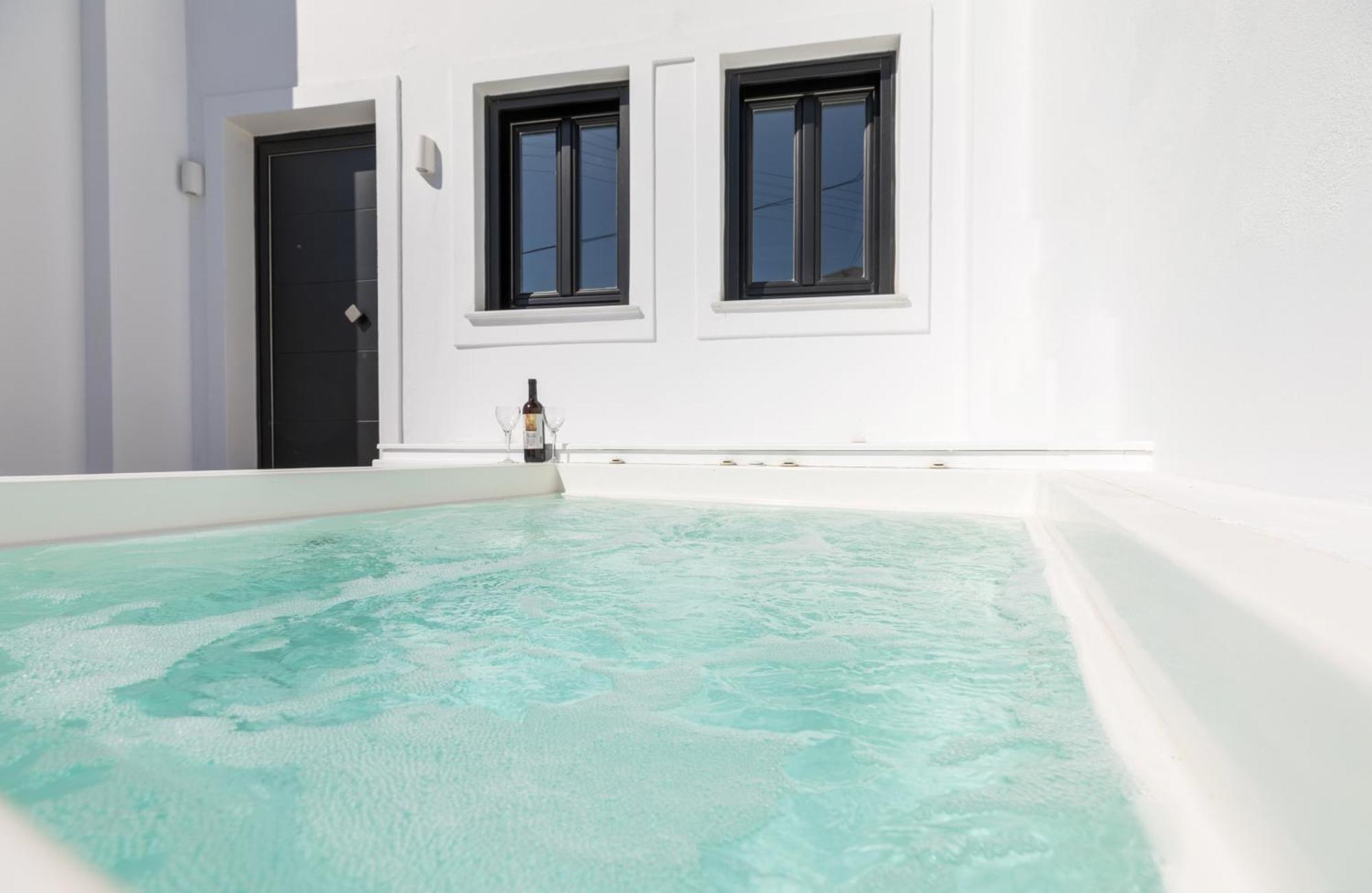 Nostos * Kamari (Santorini)